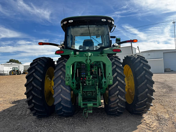 Image of John Deere 8400R equipment image 3