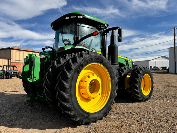 Image of John Deere 8400R equipment image 4