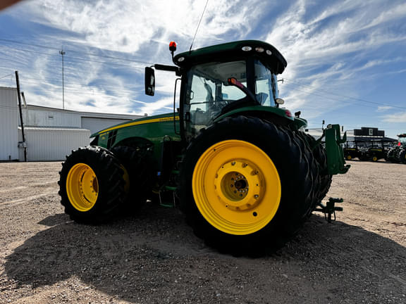 Image of John Deere 8400R equipment image 2