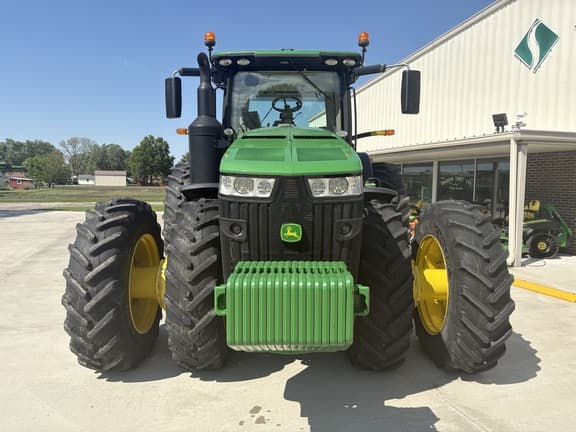 Image of John Deere 8400R equipment image 2