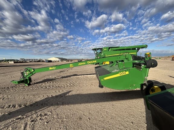 Image of John Deere 956 equipment image 1