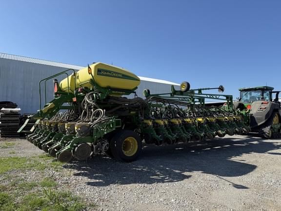 Image of John Deere DB60 equipment image 2