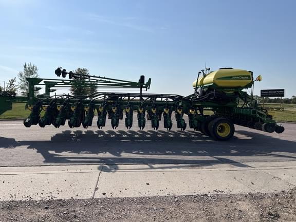 Image of John Deere DB66 equipment image 1