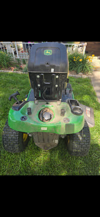 Image of John Deere E110 equipment image 3