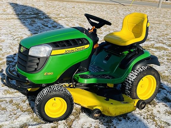 Image of John Deere E180 equipment image 1