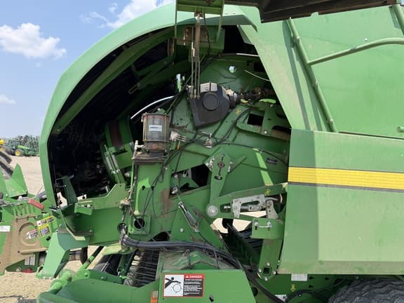 Image of John Deere L341 equipment image 4