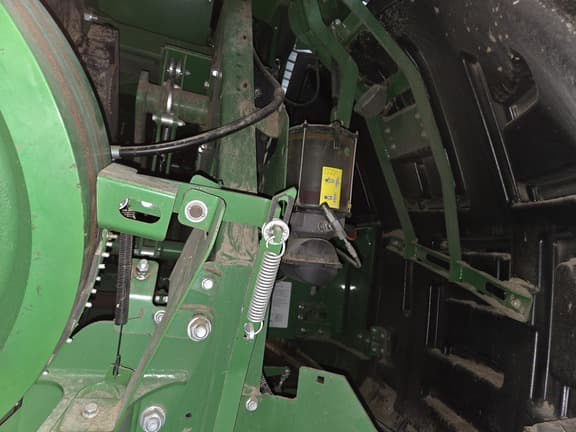 Image of John Deere L341 equipment image 3