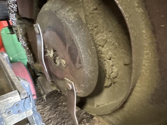 Image of John Deere R10 equipment image 3