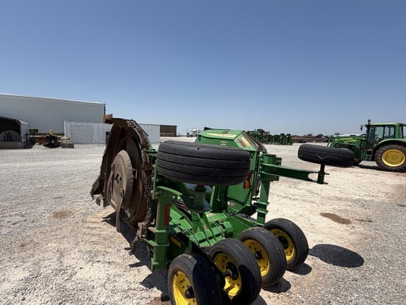 Image of John Deere R15 equipment image 2