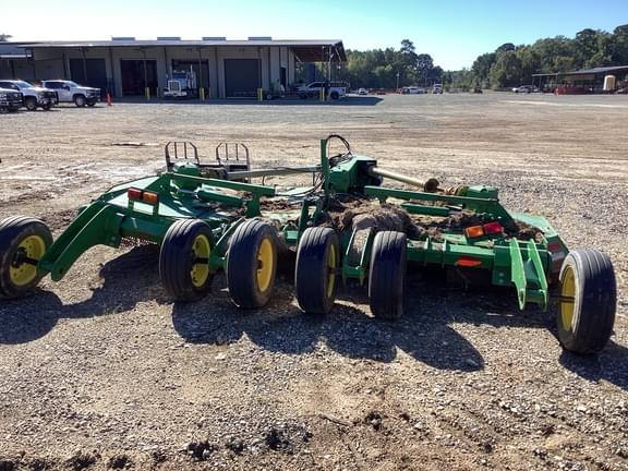 Image of John Deere R15 equipment image 2