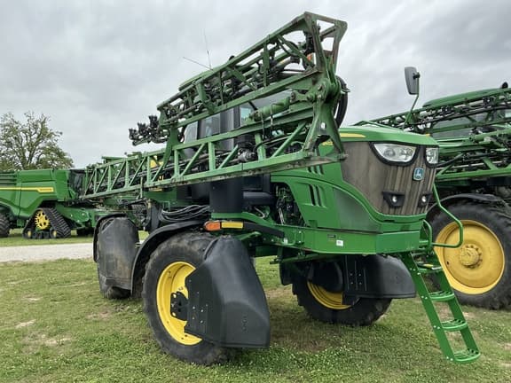 Image of John Deere R4023 equipment image 1