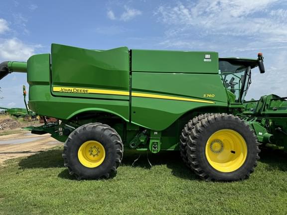 Image of John Deere S760 equipment image 2