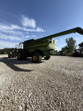 Image of John Deere S770 equipment image 4