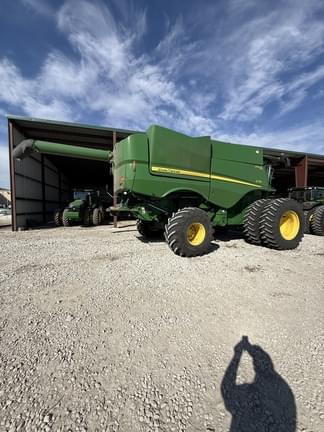 Image of John Deere S770 equipment image 2