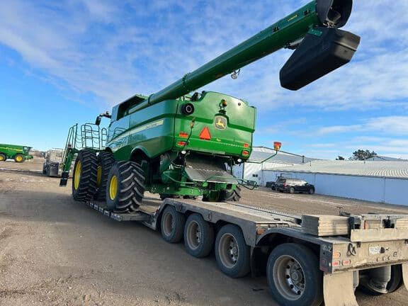 Image of John Deere S770 equipment image 3