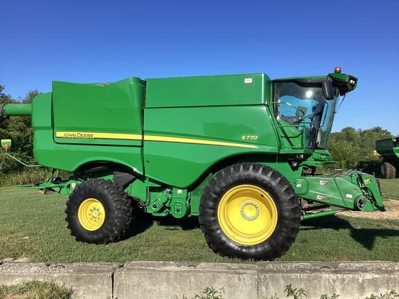 Image of John Deere S770 equipment image 3
