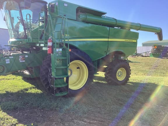Image of John Deere S770 equipment image 4