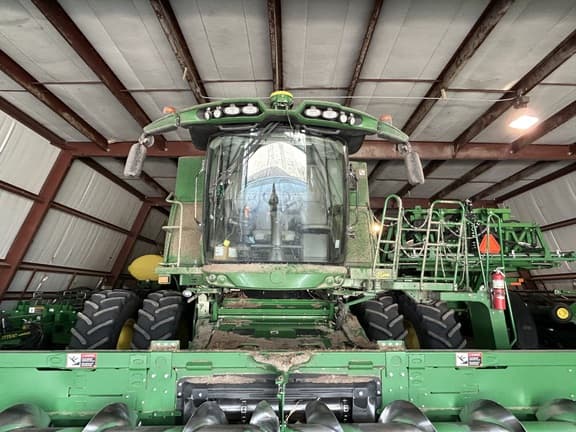 Image of John Deere S770 equipment image 2
