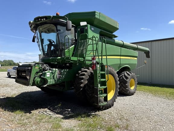 Image of John Deere S770 equipment image 1