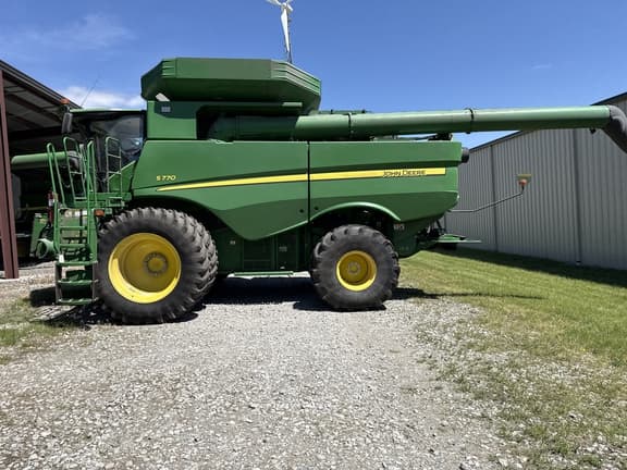 Image of John Deere S770 equipment image 2