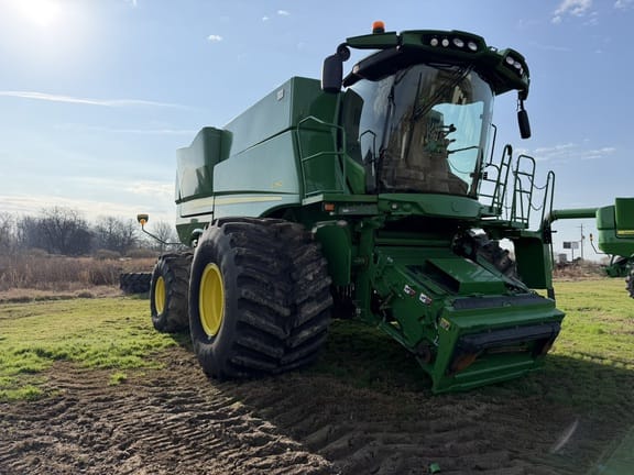 2019 John Deere S780 Equipment Image0