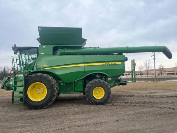 Image of John Deere S780 equipment image 1