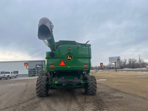 Image of John Deere S780 equipment image 3