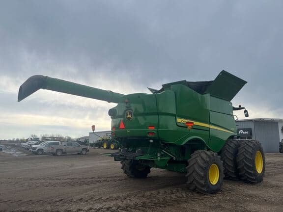Image of John Deere S780 equipment image 4