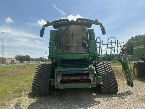 Image of John Deere S780 equipment image 1