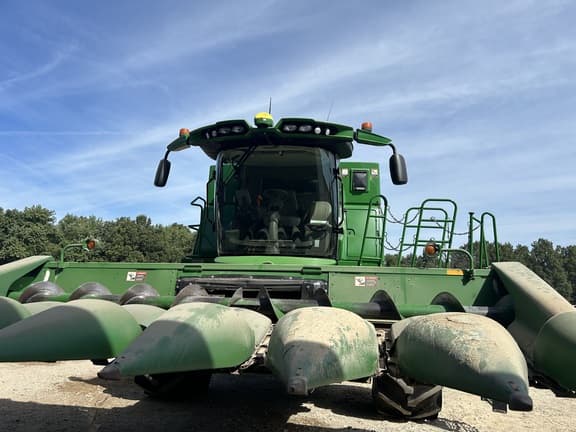 Image of John Deere S780 equipment image 4