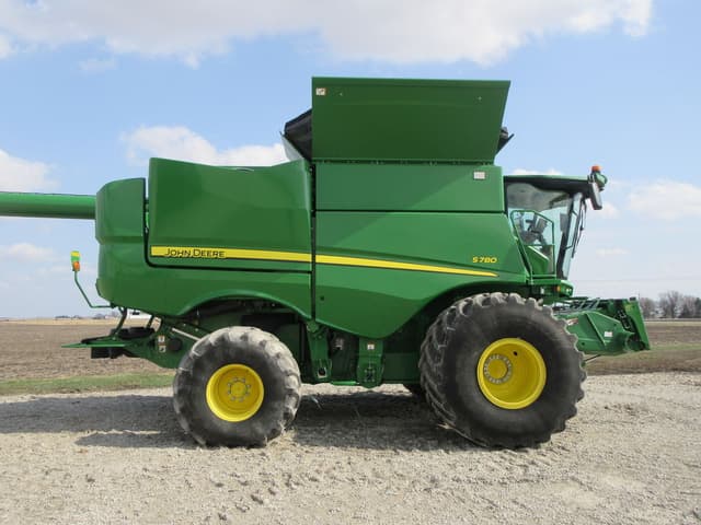 Image of John Deere S780 equipment image 2