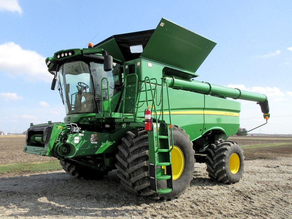 2019 John Deere S780 Equipment Image0