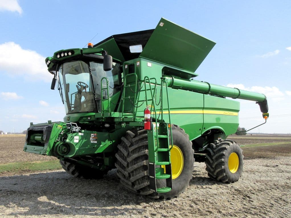Image of John Deere S780 Primary image