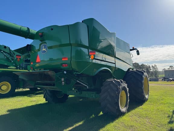 Image of John Deere S780 equipment image 4