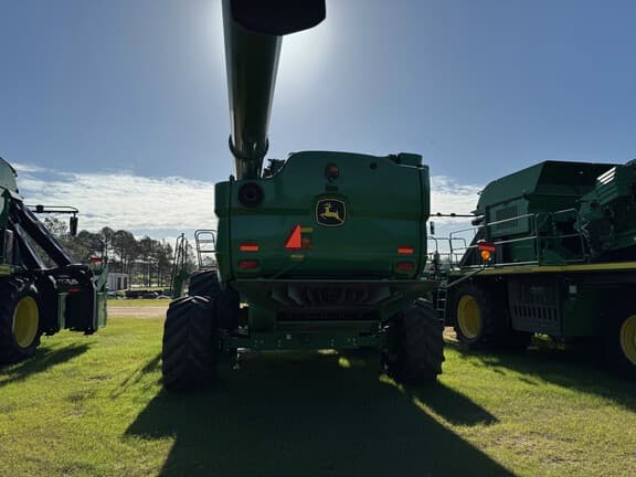 Image of John Deere S780 equipment image 2