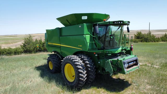 Image of John Deere S780 equipment image 1