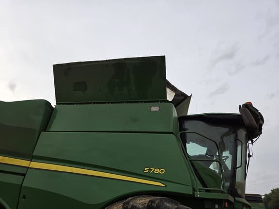 Image of John Deere S780 equipment image 2