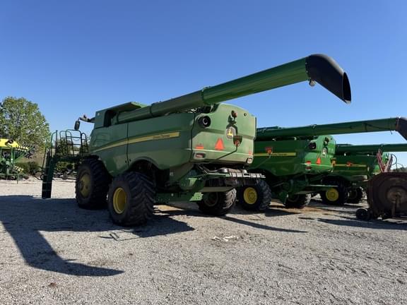 Image of John Deere S780 equipment image 1