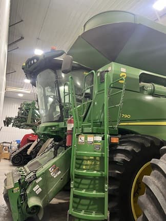 Image of John Deere S790 equipment image 1