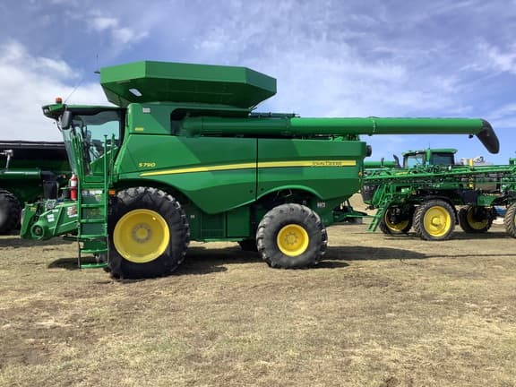 Image of John Deere S790 equipment image 4