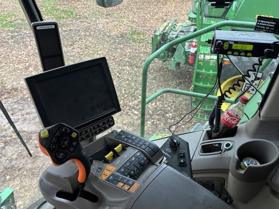Image of John Deere S790 equipment image 2