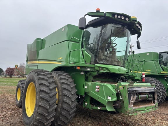 2019 John Deere S790 Equipment Image0