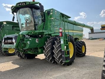 Main image John Deere S790