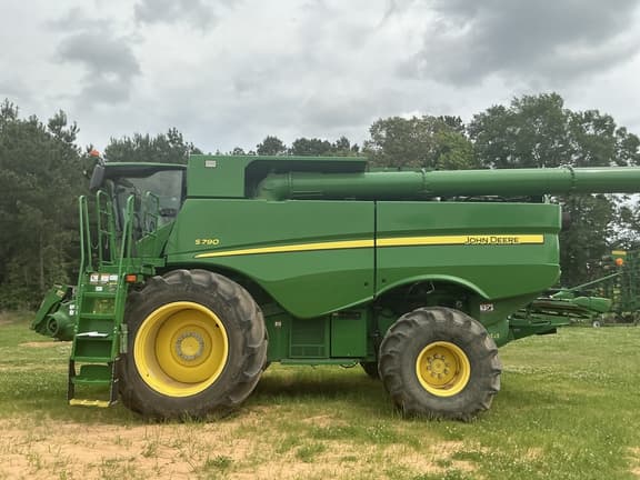 Image of John Deere S790 equipment image 4