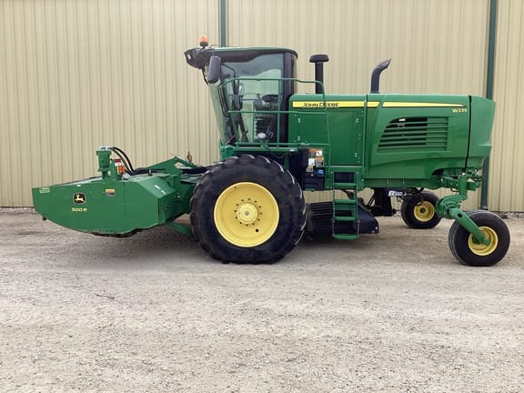 2019 John Deere W235 Equipment Image0