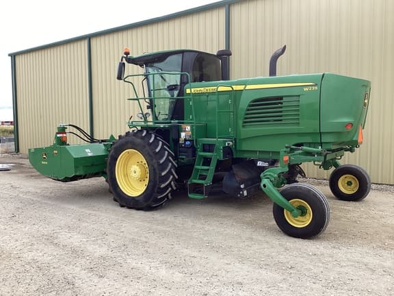 Image of John Deere W235 equipment image 4