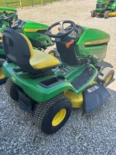 Image of John Deere X330 equipment image 3