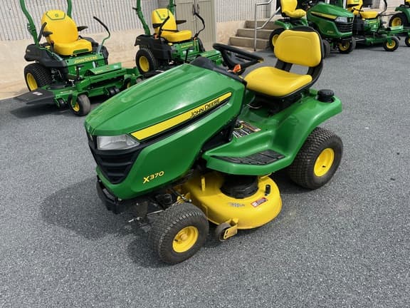 Image of John Deere X370 equipment image 1