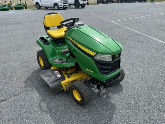 Image of John Deere X370 equipment image 2