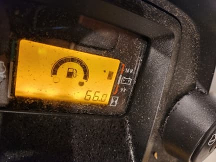 Image of John Deere X380 equipment image 1